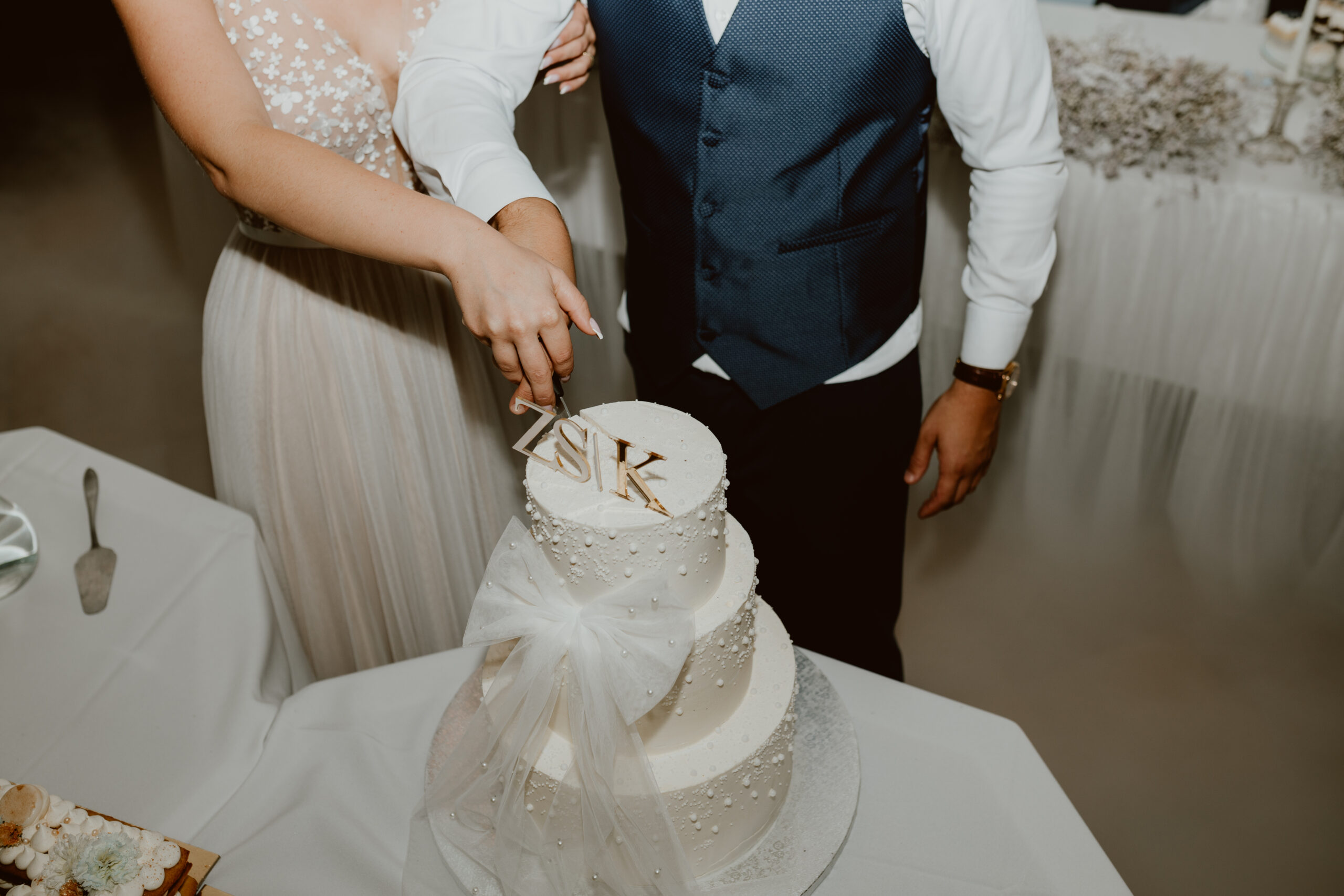 esküvői torta vágás